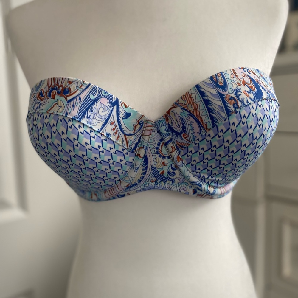 Victoria’s Secret strapless swim top!